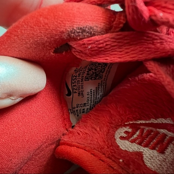 Nike Air Force 1 Low Top in Valentine's Day Fleece Red & White Sneaker - Picture 8 of 11